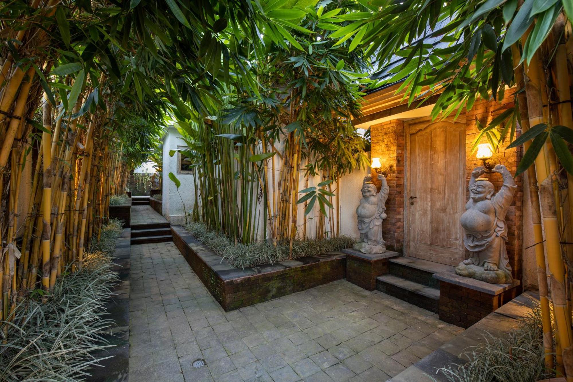 Abian Taksu Suite & Villas テガララン エクステリア 写真