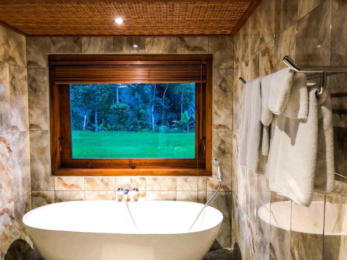 Abian Taksu Suite & Villas テガララン エクステリア 写真