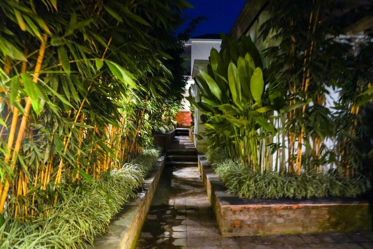 Abian Taksu Suite & Villas テガララン エクステリア 写真